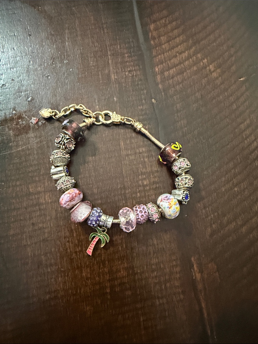Bracket with multiple pendants